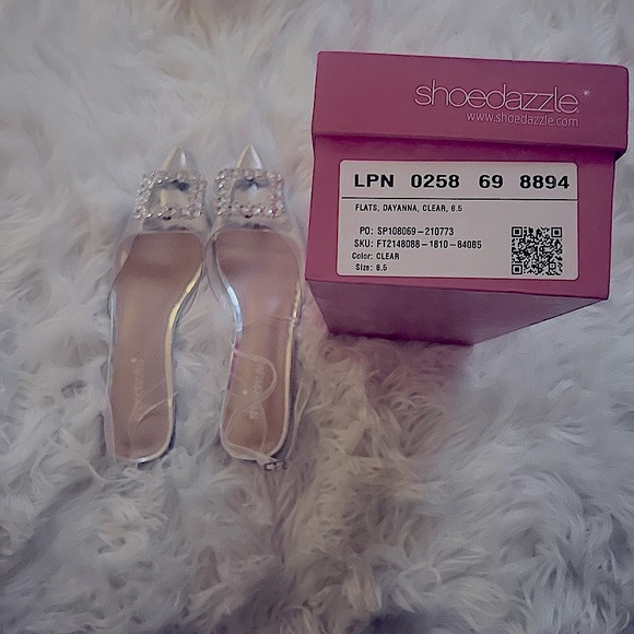 Shoe Dazzle STYLISH FLATS - Picture 2 of 4